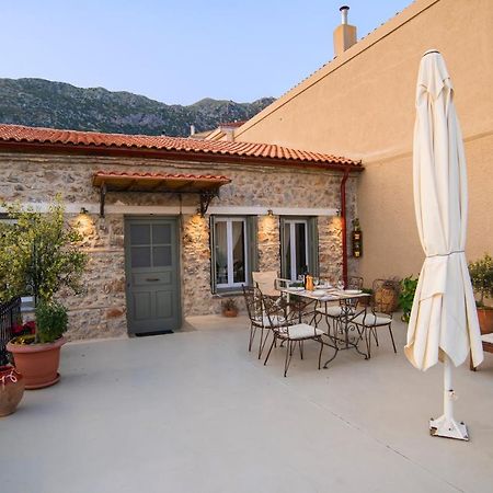 Guesthouse Simou With View 3 Bedrooms Arachova Exterior photo