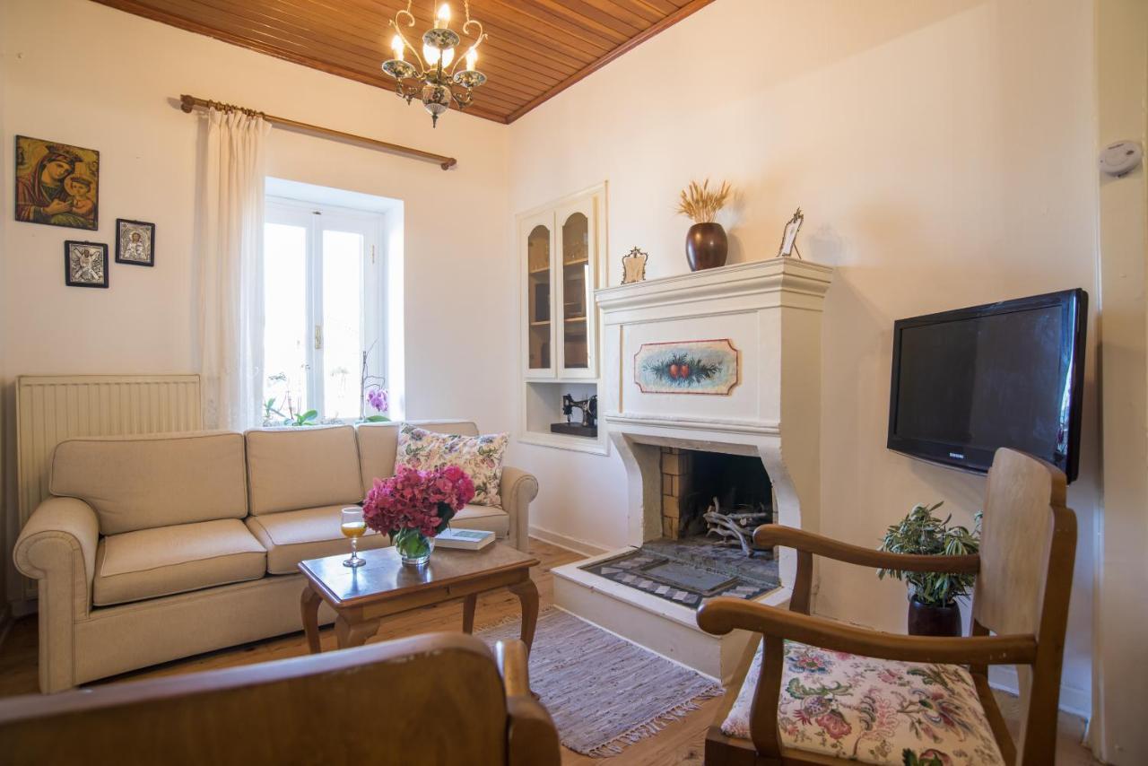 Guesthouse Simou With View 3 Bedrooms Arachova Exterior photo